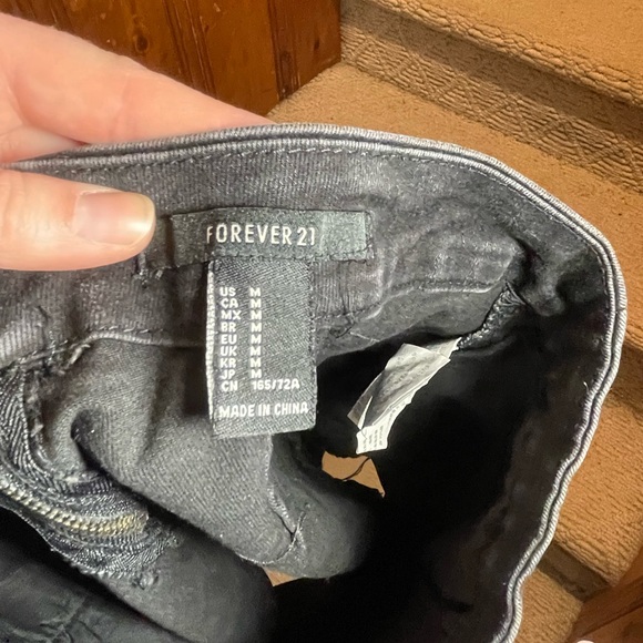 Black skirt - Picture 3 of 3